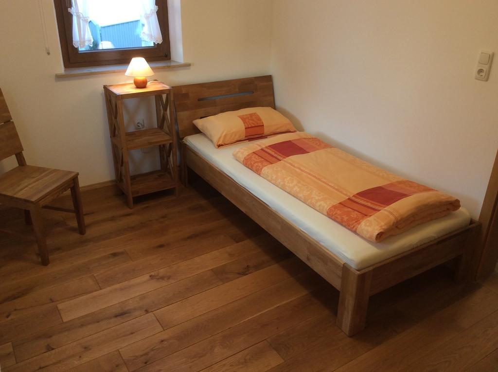 Bed and Breakfast Atelier Reinhart à Rauhenebrach Chambre photo