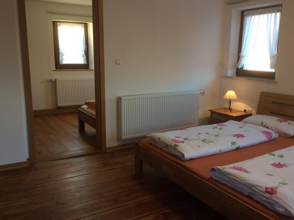 Bed and Breakfast Atelier Reinhart à Rauhenebrach Chambre photo