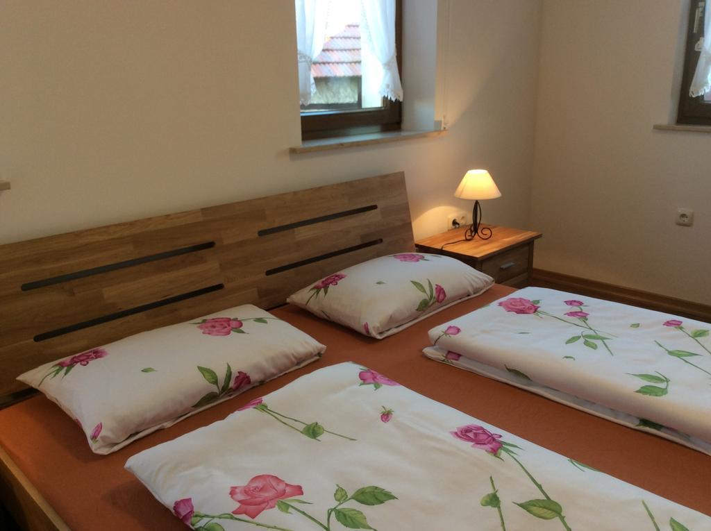 Bed and Breakfast Atelier Reinhart à Rauhenebrach Chambre photo